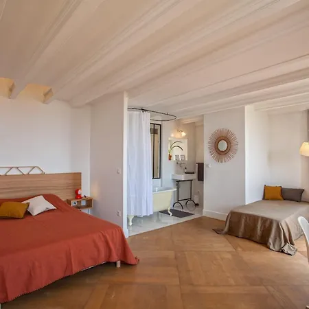 Le Saint-jean Μπαστιά